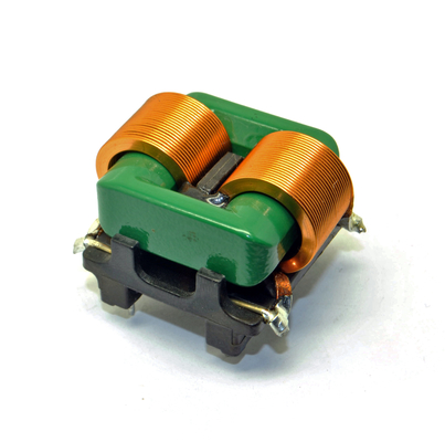 เสถียรภาพทางความร้อนที่ดีเยี่ยมโหมดทั่วไป Choke Flat Wire ตัวเหนี่ยวนำกระแสไฟสูง