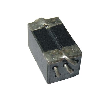 ตัวเหนี่ยวนำลูกปัดเฟอร์ไรต์ปราบปราม EMI ชนิดอ่อนวัสดุ NiZn 5.0 * 5.5 * 4.6 มม