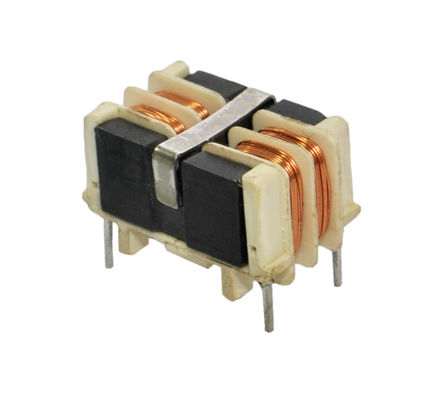 โหมดความแตกต่าง THT แบบรวม Choke Ferrite Core ความปลอดภัยสูงสำหรับตัวยับยั้ง EMC / EMI